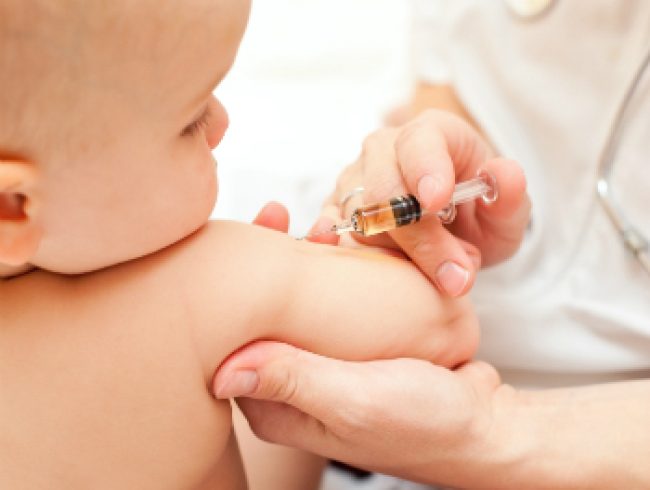 Vrai ou faux : les bébés peuvent facilement recevoir plusieurs vaccins à la fois