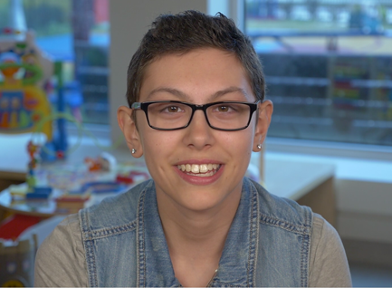 Le courageux parcours de Christina, 12 ans, dans le monde du cancer